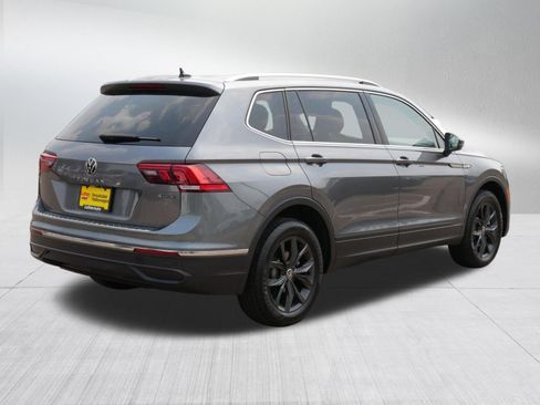 Used 2024 Volkswagen Tiguan SE AWD/4WD image 7