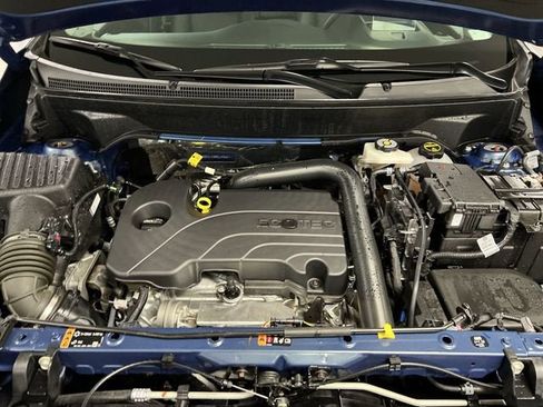 Certified 2024 GMC Terrain SLT w/ Tech Package AWD/4WD image 30