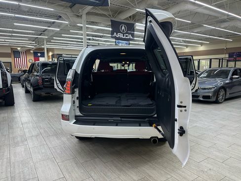 Used 2022 Lexus GX 460 Premium image 12