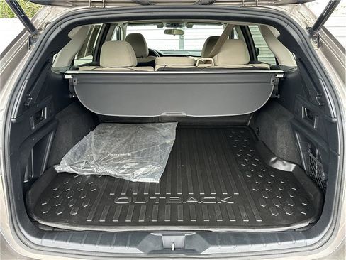 Used 2021 Subaru Outback Premium AWD/4WD image 29