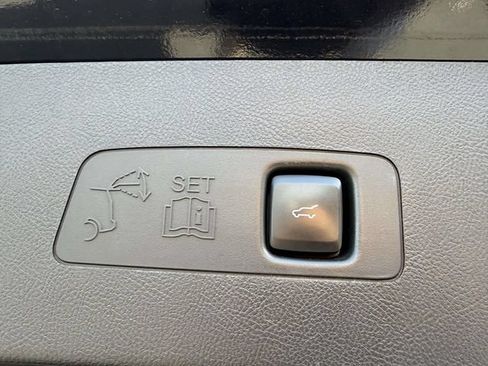 Used 2022 Lincoln Corsair AWD w/ Equipment Group 101A image 5