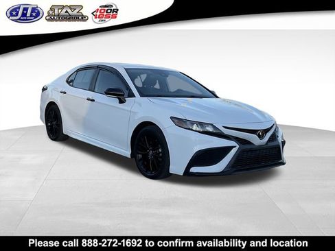 Used 2021 Toyota Camry SE w/ Convenience Package image 1