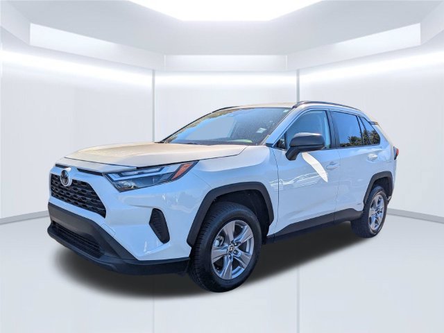 Used 2025 Toyota RAV4 LE AWD/4WD image 8