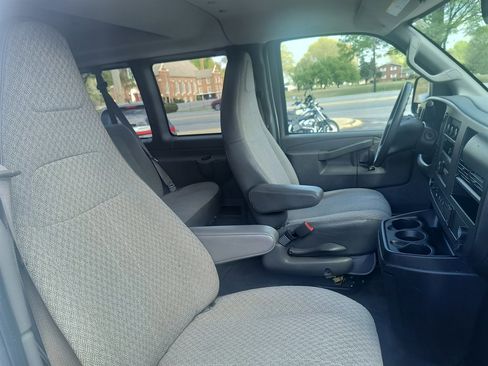 Used 2019 Chevrolet Express 3500 LT w/ LT Preferred Equipment Group RWD image 19