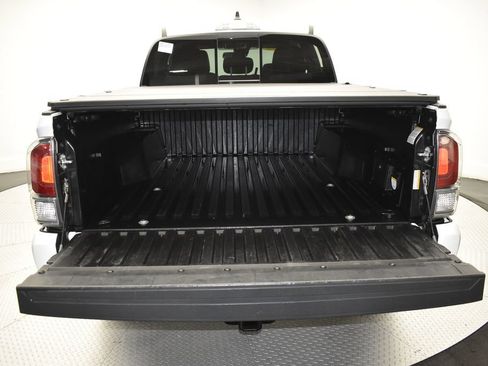 Used 2023 Toyota Tacoma TRD Sport AWD/4WD image 38