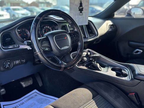 Used 2021 Dodge Challenger SXT w/ Blacktop Package image 9