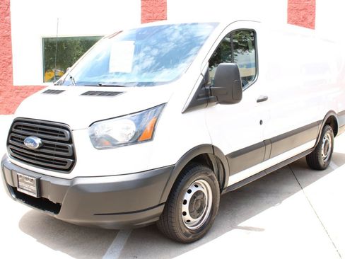 Used 2019 Ford Transit 150 130 Low Roof RWD image 4