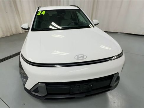 Used 2024 Hyundai Kona SEL image 3