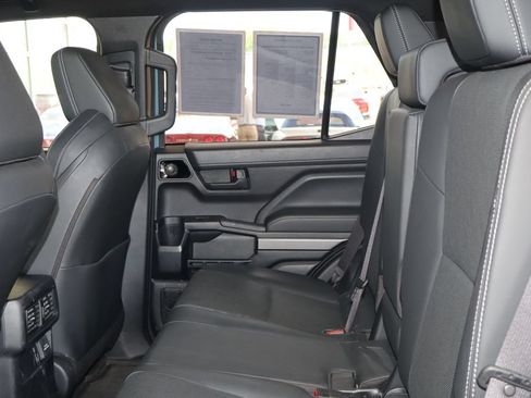 Used 2025 Toyota 4Runner TRD Off-Road Premium w/ Tow Technology Package AWD/4WD image 30