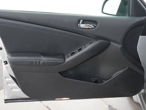 Used 2011 Nissan Altima 3.5 SR w/ 3.5SR Premium Pkg image 19