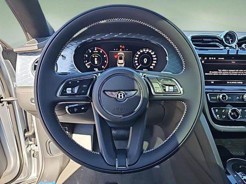 New 2024 Bentley Bentayga image 20