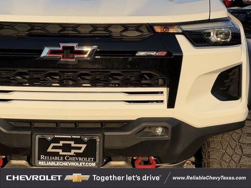 Used 2024 Chevrolet Colorado ZR2 w/ Safety Package AWD/4WD image 4