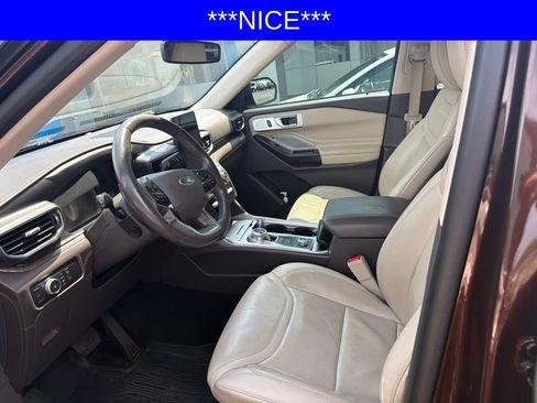 Used 2020 Ford Explorer Platinum w/ Premium Technology Package AWD/4WD image 4