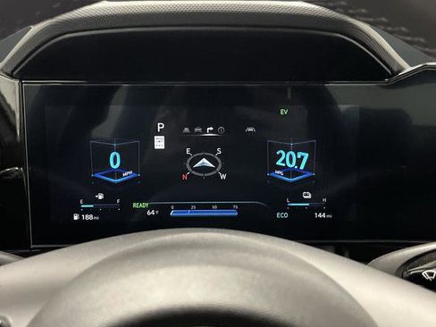 Used 2025 Hyundai Elantra SEL image 15