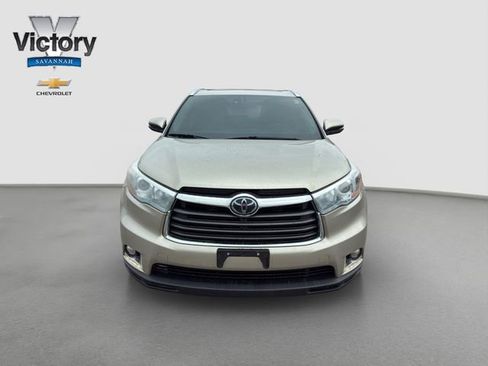Used 2015 Toyota Highlander Limited Platinum AWD/4WD image 2