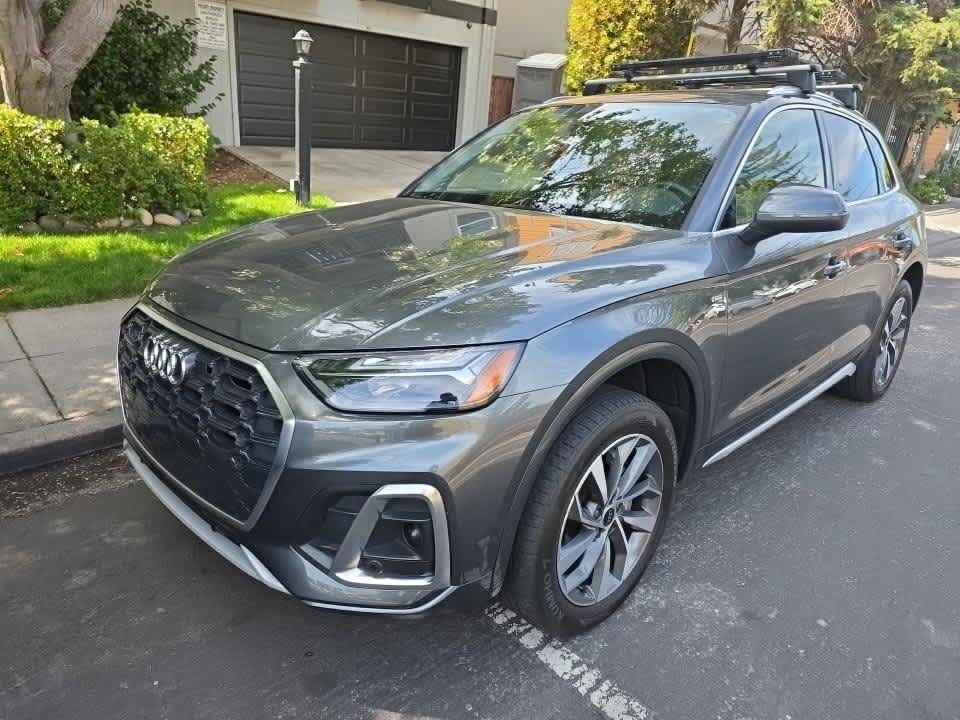 Used 2023 Audi Q5 2.0T Premium w/ Convenience Package AWD/4WD image 2