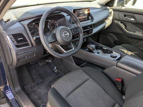 Used 2024 Nissan Rogue SV AWD/4WD image 16