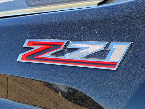 Used 2024 Chevrolet Silverado 2500 LTZ w/ LTZ Convenience Package image 9