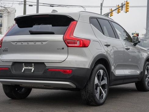 Certified 2023 Volvo XC40 B5 Plus w/ Protection Package Premier image 5