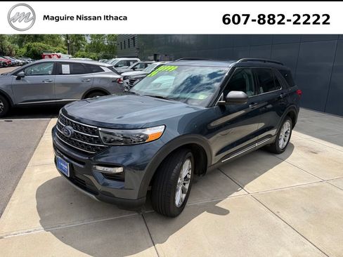 Used 2024 Ford Explorer XLT w/ Equipment Group 202A AWD/4WD image 3