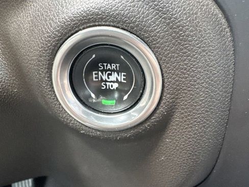 Used 2021 GMC Sierra 1500 Denali w/ Technology Package AWD/4WD image 17