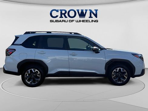 Used 2026 Subaru Forester Premium AWD/4WD image 2