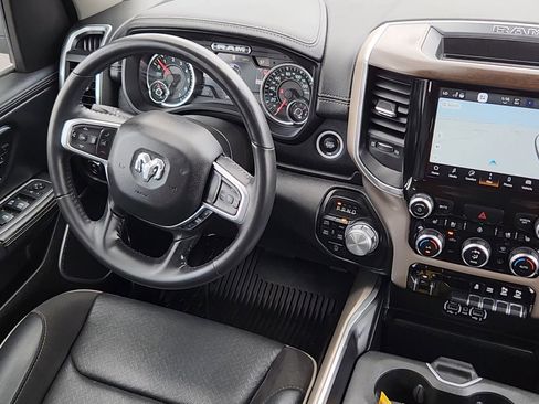 Used 2022 RAM 1500 Laramie AWD/4WD image 5
