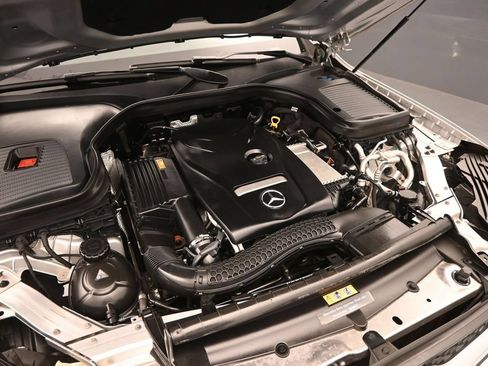 Used 2017 Mercedes-Benz GLC 300 4MATIC image 3