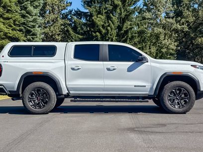 Used 2025 GMC Canyon Elevation w/ Convenience Package