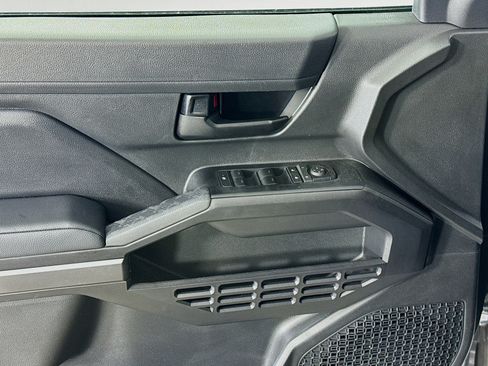 Certified 2025 Toyota Tacoma SR5 AWD/4WD image 17