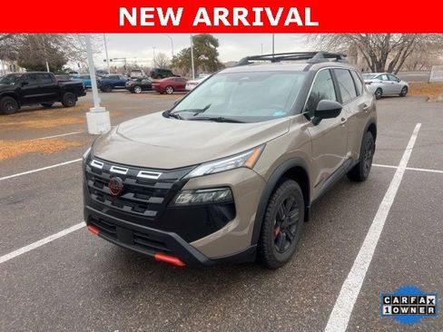 Used 2025 Nissan Rogue SV image 6