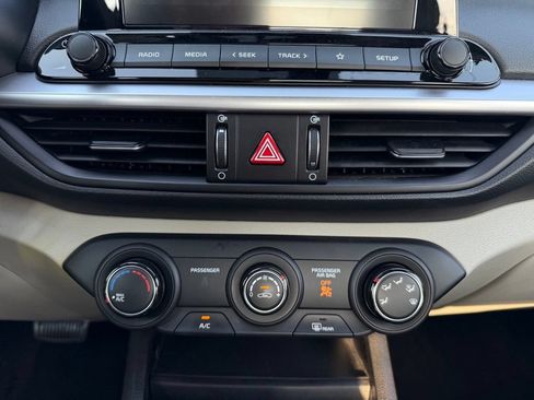 Certified 2023 Kia Forte LXS w/ LXS Technology Package FWD image 20
