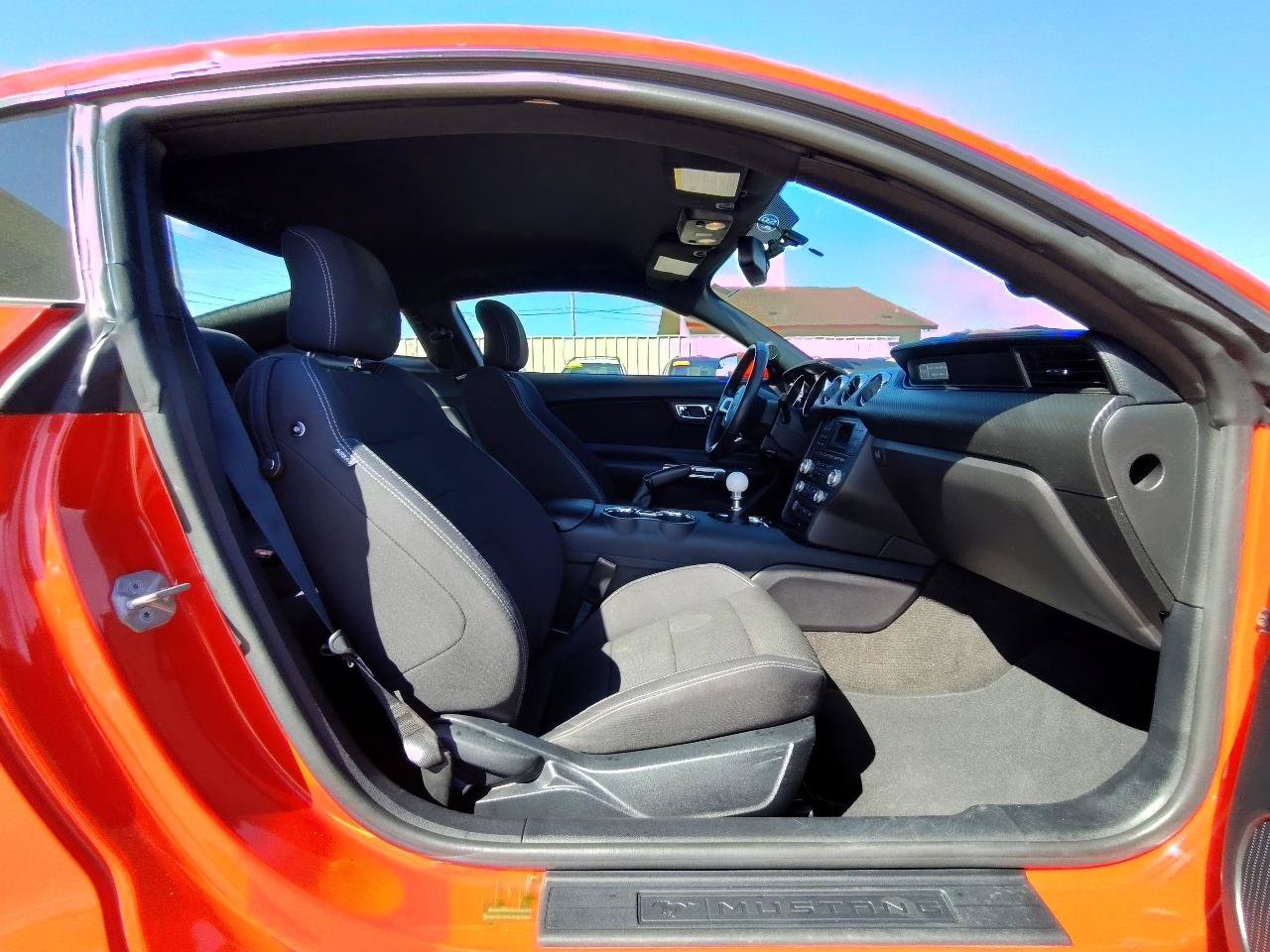 Used 2017 Ford Mustang Coupe RWD image 25