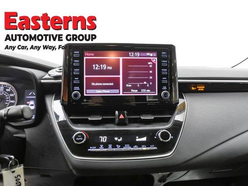 Used 2022 Toyota Corolla LE FWD image 12