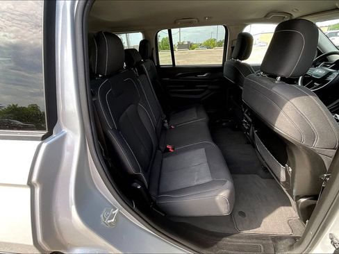 Used 2024 Jeep Grand Cherokee Laredo RWD image 24