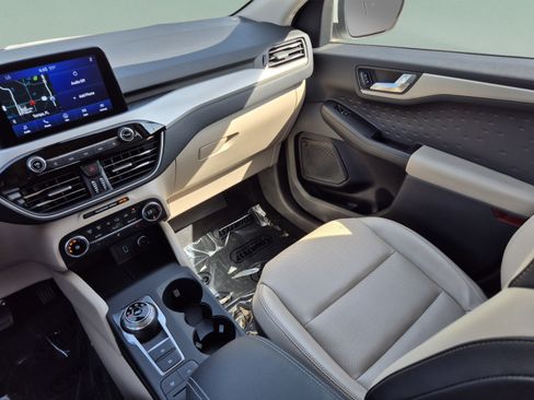 Used 2020 Ford Escape SEL FWD image 13