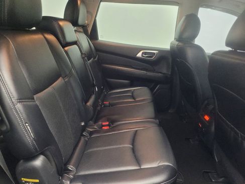 Used 2019 Nissan Pathfinder Platinum AWD/4WD image 19