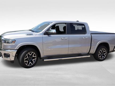Certified 2025 RAM 1500 Laramie AWD/4WD image 10