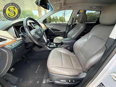 Used 2017 Hyundai Santa Fe FWD image 11