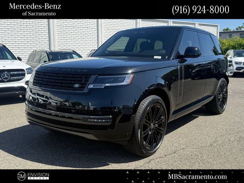 Used 2025 Land Rover Range Rover SE image 1