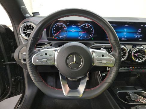 Used 2023 Mercedes-Benz CLA 250 image 4