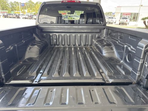 Used 2022 Nissan Frontier SV w/ Technology Package RWD image 29