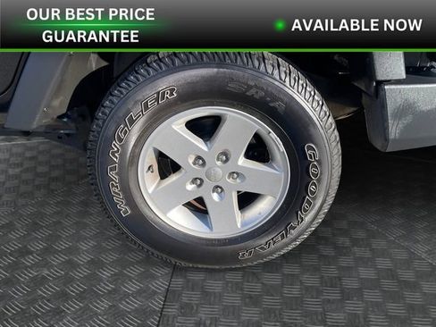 Used 2012 Jeep Wrangler Unlimited Sport image 28