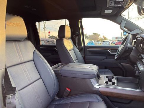 New 2026 Chevrolet Silverado 2500 High Country w/ High Country Premium Package AWD/4WD image 9