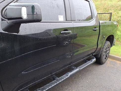 Used 2020 Chevrolet Silverado 1500 LT Trail Boss w/ Midnight Edition AWD/4WD image 6