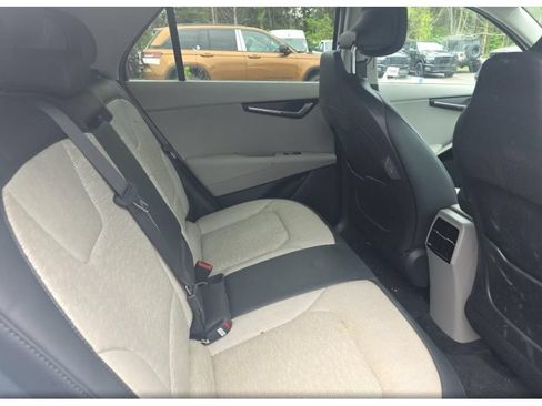 Used 2023 Kia Niro Wave w/ Wave Preserve Package FWD image 6