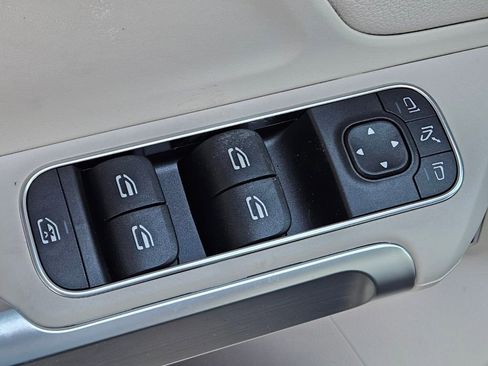 New 2026 Mercedes-Benz GLB 250 4MATIC image 14