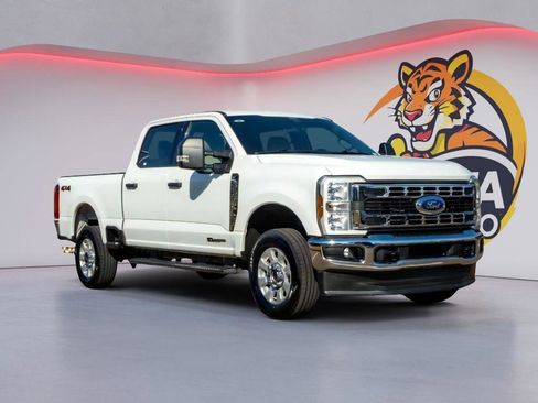 Used 2024 Ford F250 XLT image 3