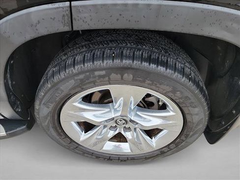 Used 2019 Toyota Highlander Limited image 12