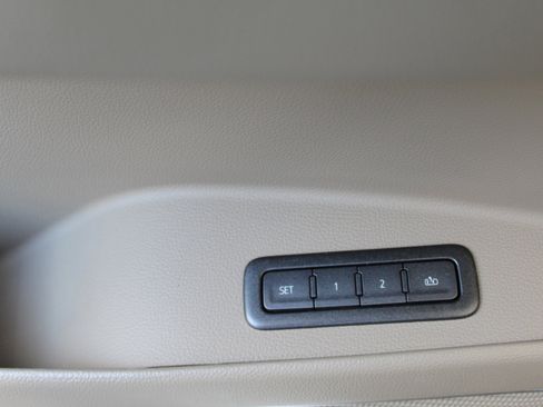 Used 2019 Chevrolet Suburban LT AWD/4WD image 35